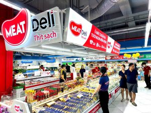 khach hang mua sam mat hang thit u mat meatdeli tai winmart 0918