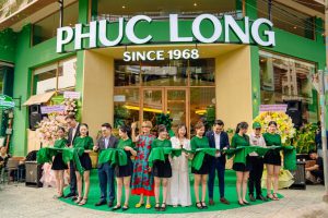 n dia n th ng hia u ma i tha ng qua via c ra ma t ca a ha ng pha c long phoenix ta i 285 ca ch ma ng tha large20250814230504